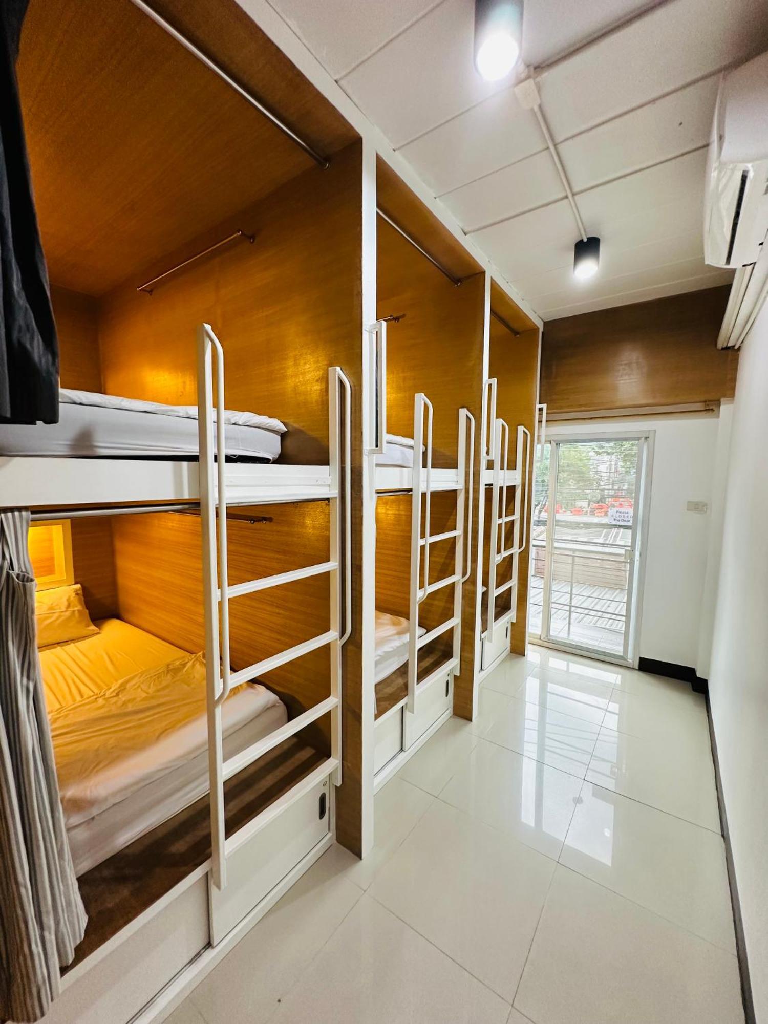 Hostel Hug Backpackers Chiang Mai Exterior foto